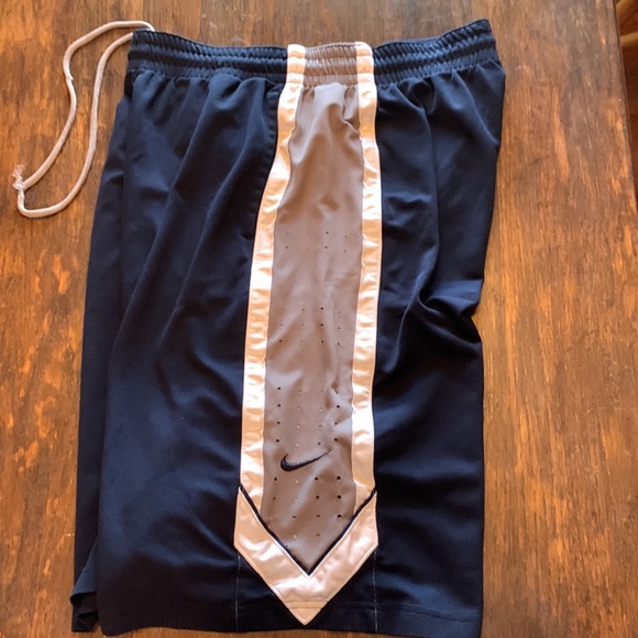 Nike Dri-Fit Basket-Ball Shorts XL - Picture 3 of 9